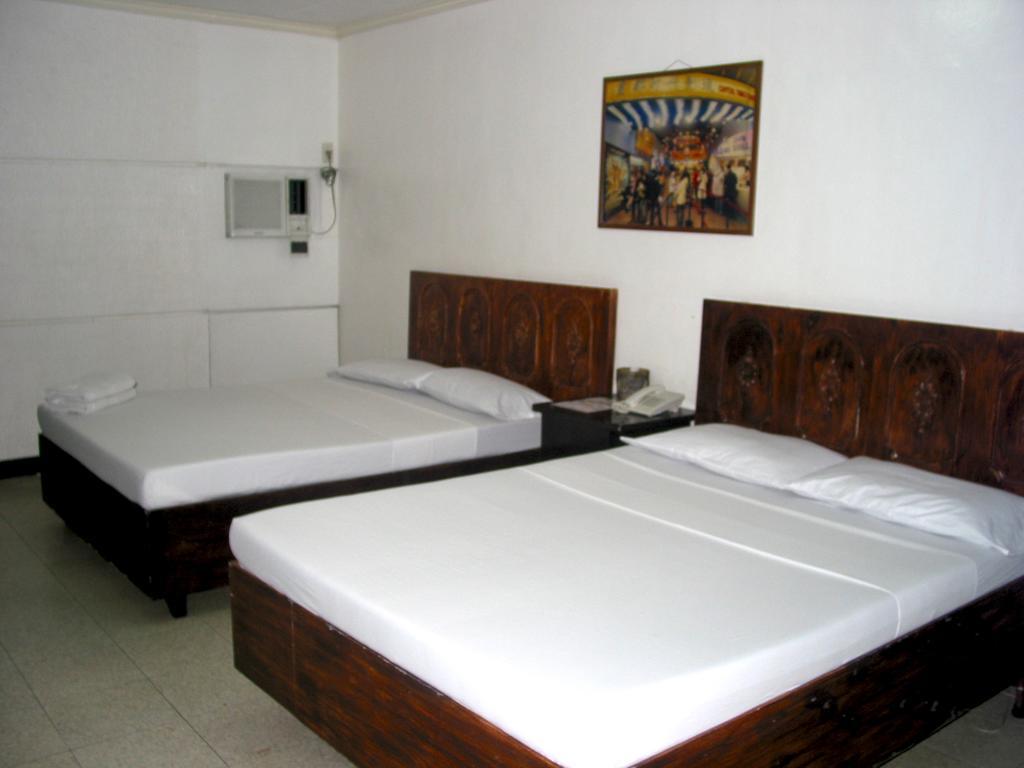 Crosswinds Ocean Hotel Paranaque City Room photo